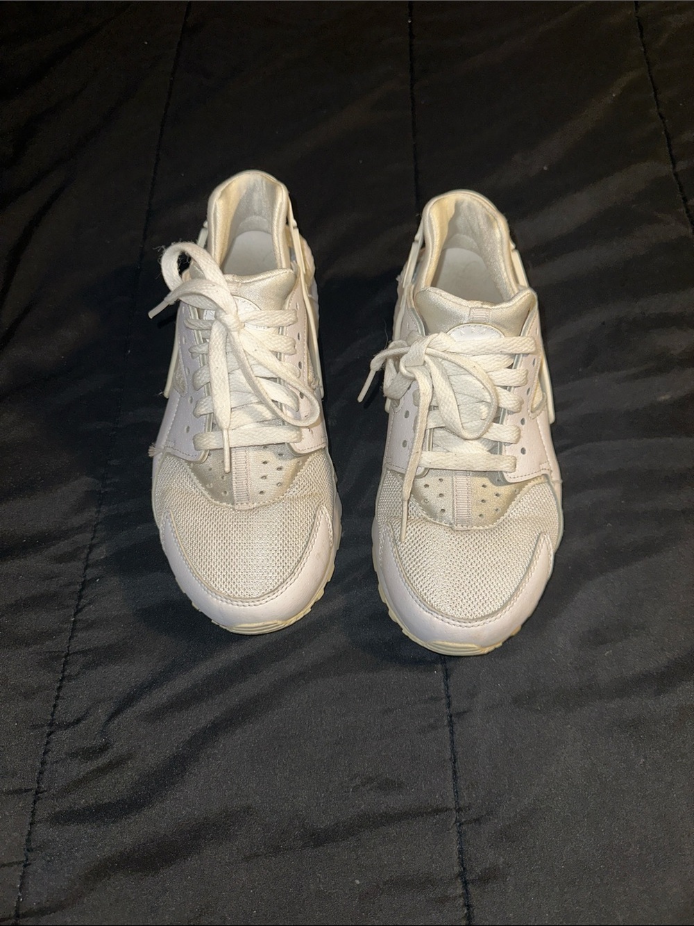 White Nike Huaraches